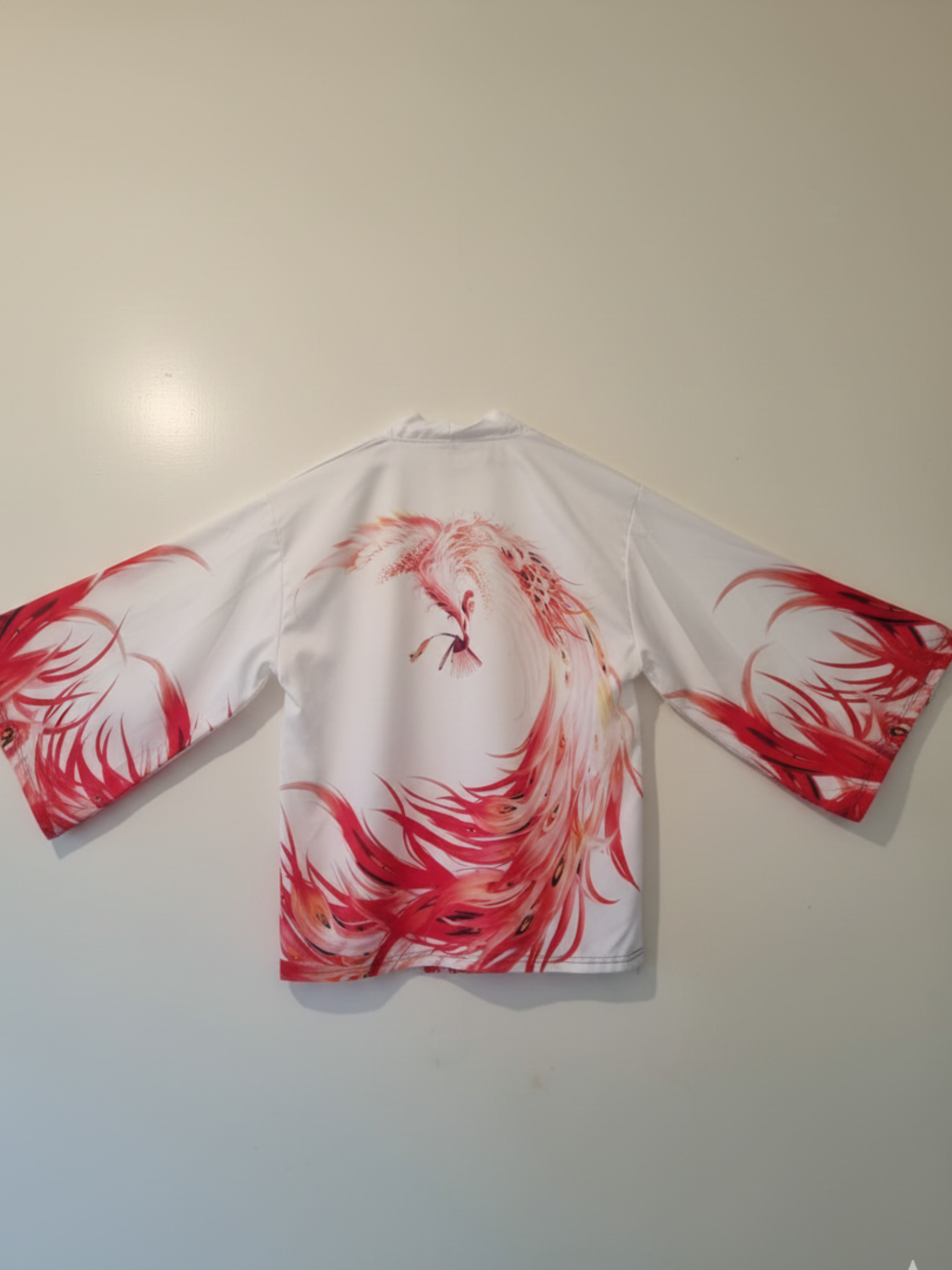 Japanese kimono white and red bird on a light gray background